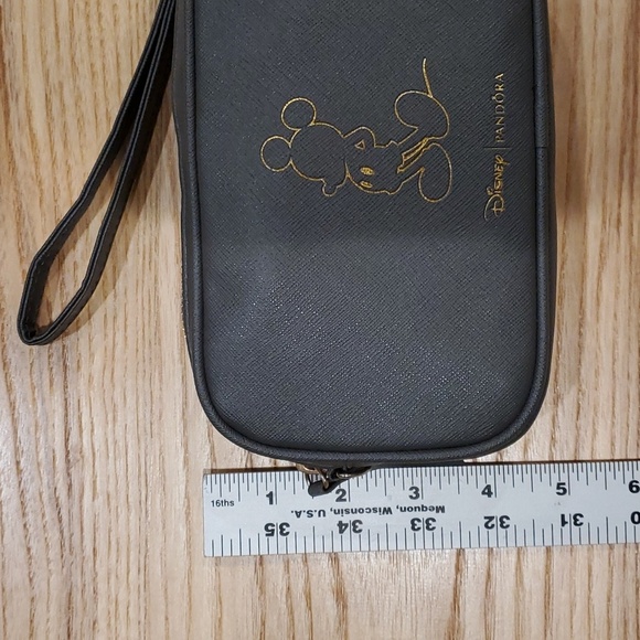 PANDORA DISNEY Limited Edition Mickey Mouse Grey Zipper Crossbody Bag 2018 - Picture 9 of 9